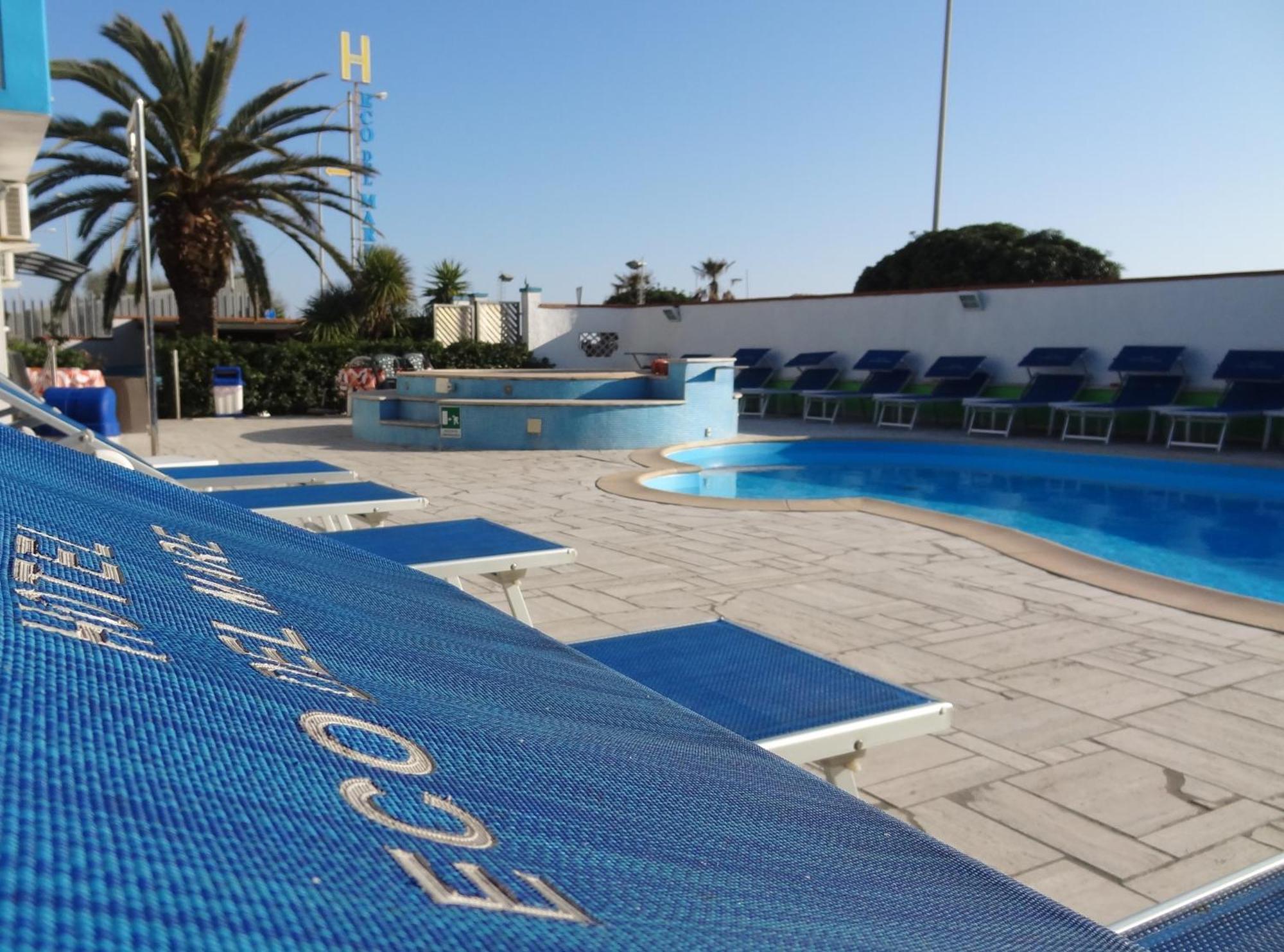 Hotel Eco Del Mare Marina di Massa Kültér fotó