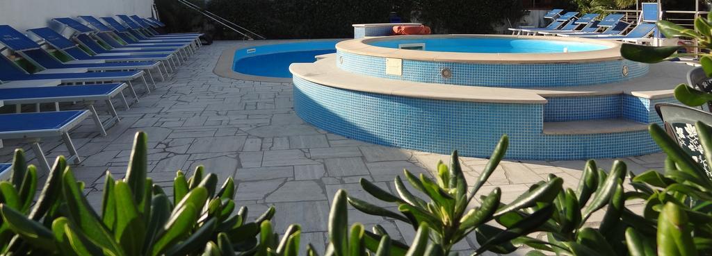 Hotel Eco Del Mare Marina di Massa Kültér fotó