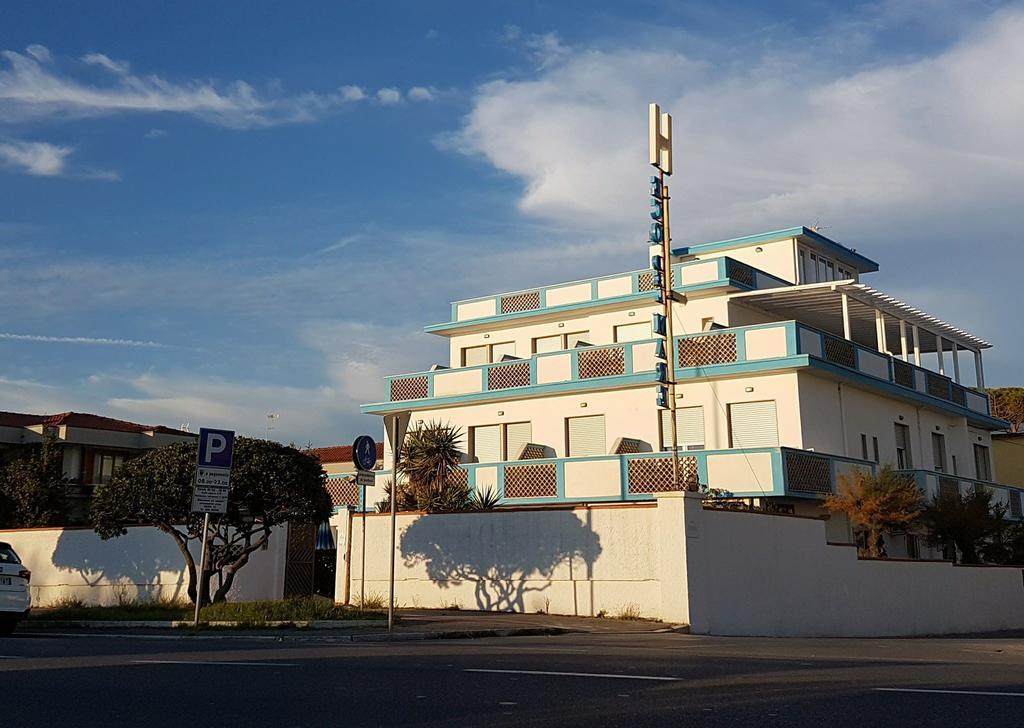 Hotel Eco Del Mare Marina di Massa Kültér fotó