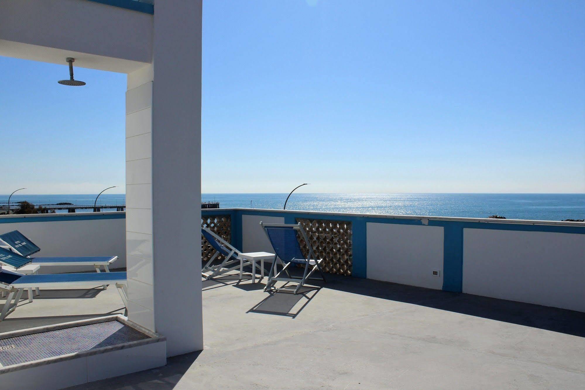 Hotel Eco Del Mare Marina di Massa Kültér fotó