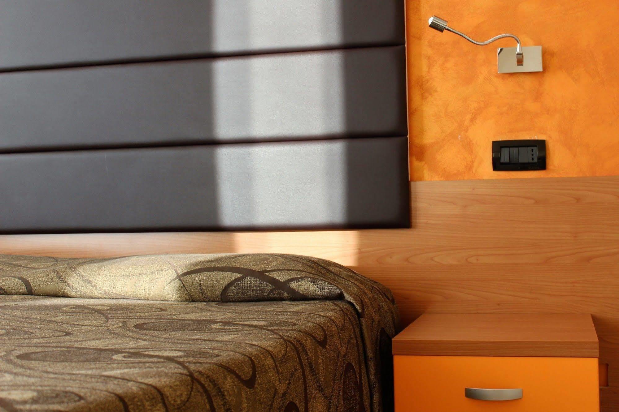 Hotel Eco Del Mare Marina di Massa Kültér fotó